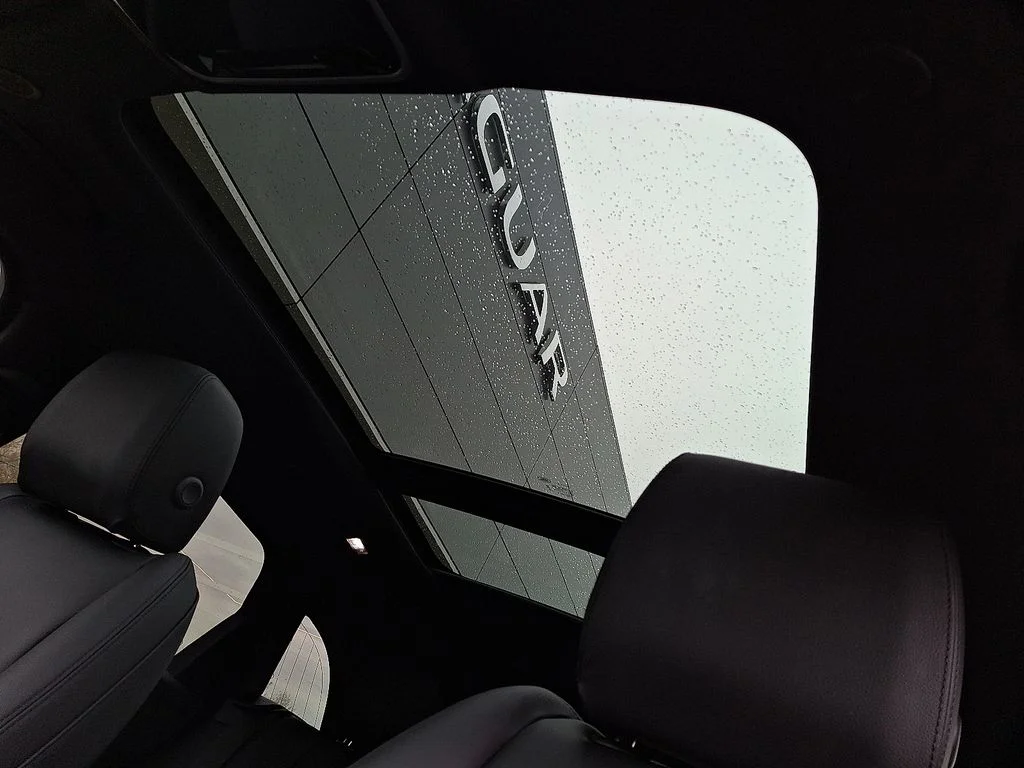 Certified Used 2026  Land Rover Dynamic SE image 14