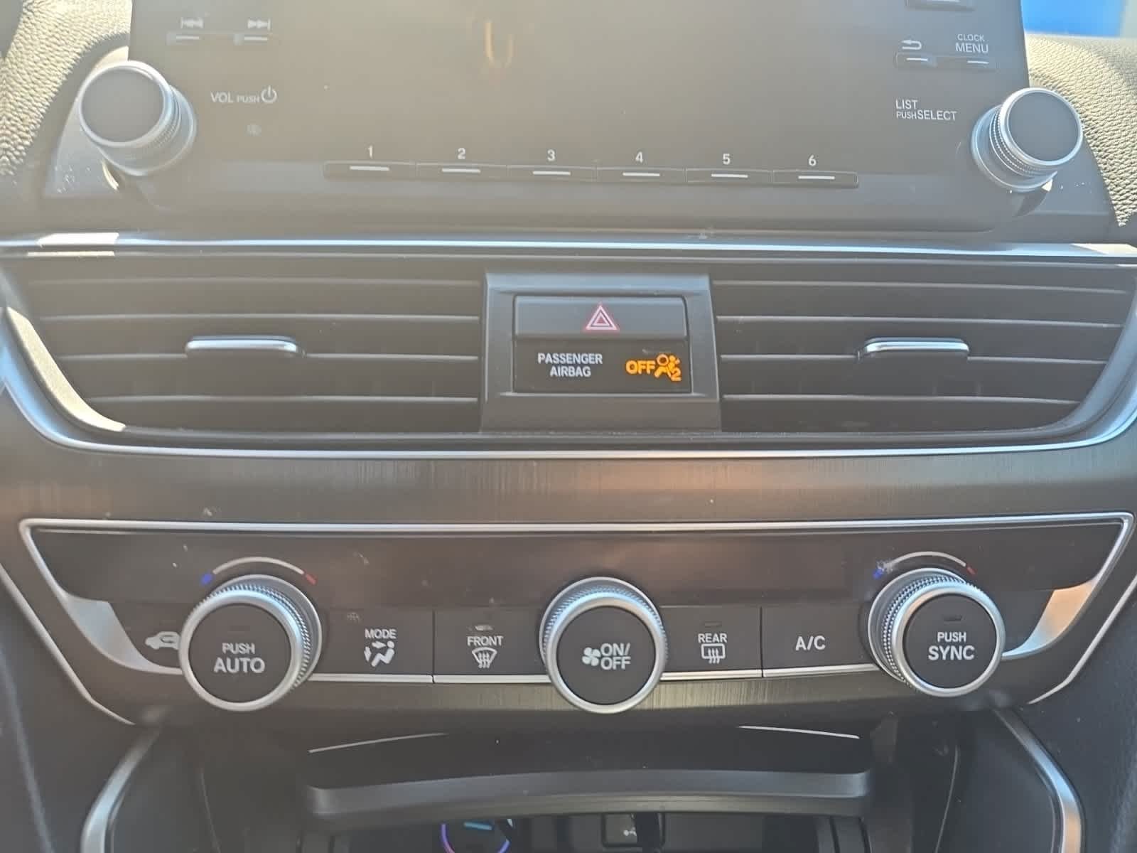 Used 2018 White Honda LX 1.5T image 19