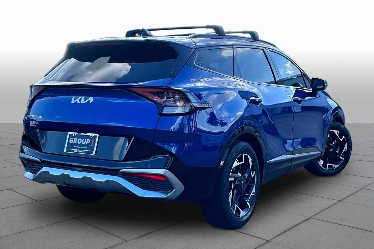 Used 2023 Sapphire Blue Kia SX-Prestige image 11