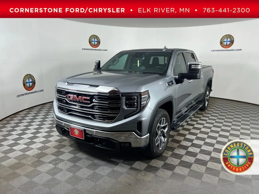 2023 GMC Sierra 4WD Crew Cab Short Box SLT's photo