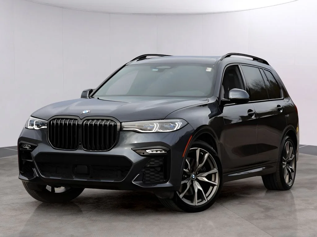 2022 BMW X7 M50i's photo