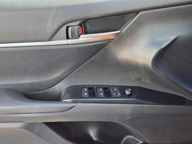 Used 2018 Blue Toyota SE image 16