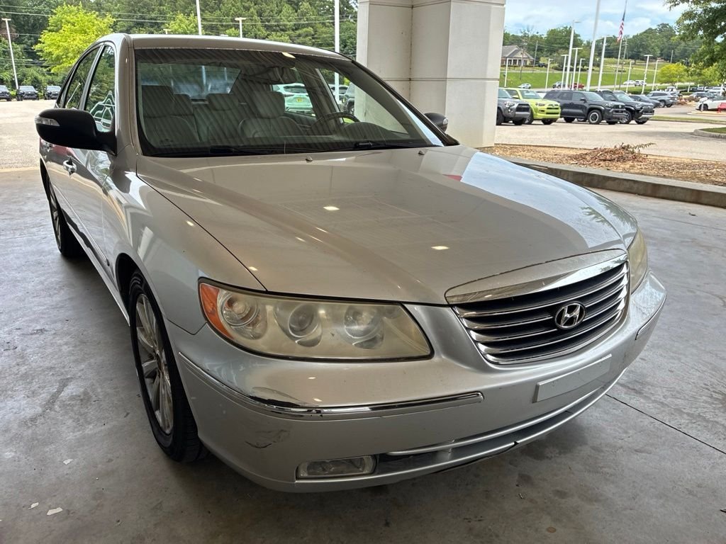 Used 2010 Silver Hyundai Limited image 4