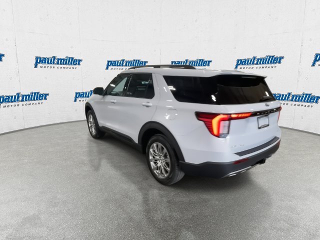 Used 2026 Star White Ford Active image 9