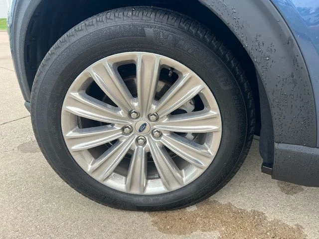 Used 2020 Blue Ford Limited image 18