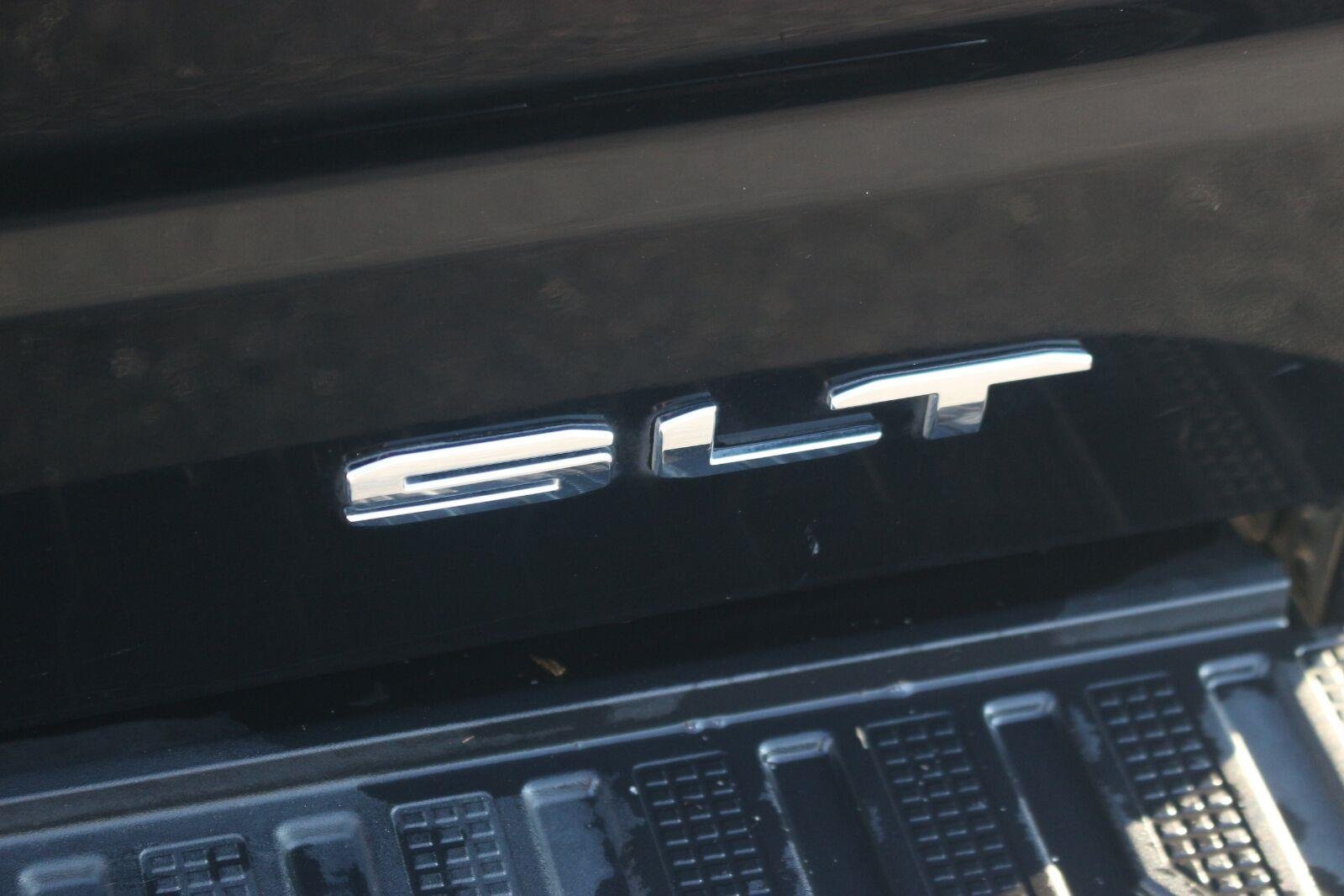 Used 2025 Onyx Black GMC SLT image 11