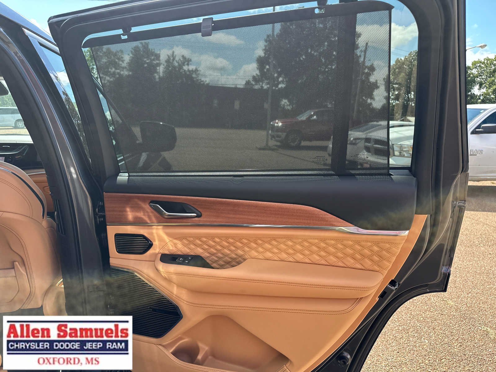 New 2026 Baltic Gray Metallic Clear-Coat Exterior Paint Jeep Summit image 64
