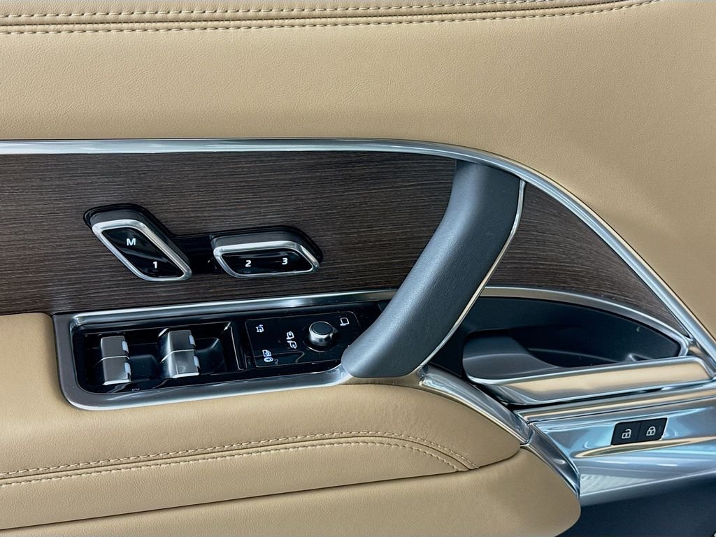 New 2026 Santorini Black Land Rover SE image 19