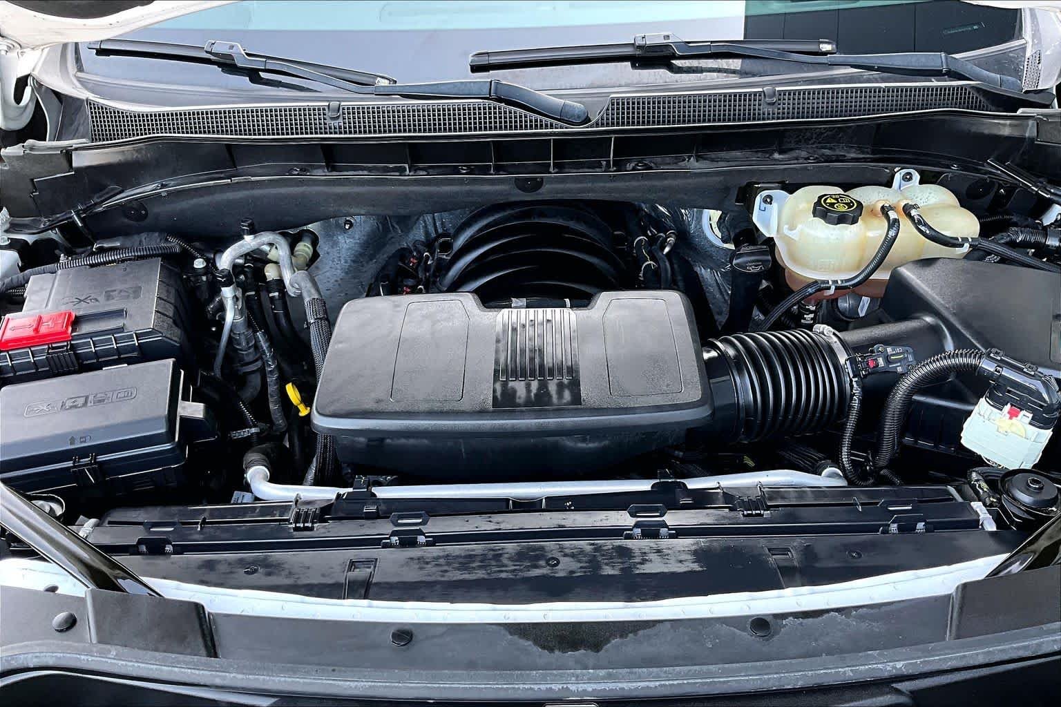Used 2023 Summit White Chevrolet Z71 image 27