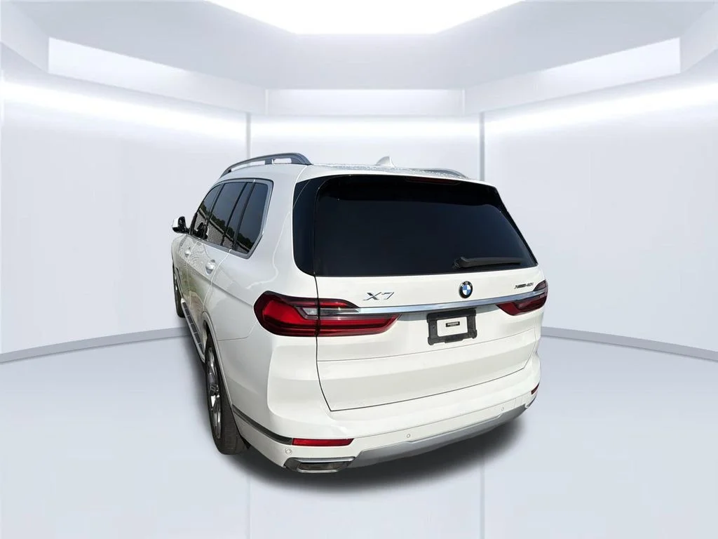 Used 2020 White BMW xDrive40i image 4