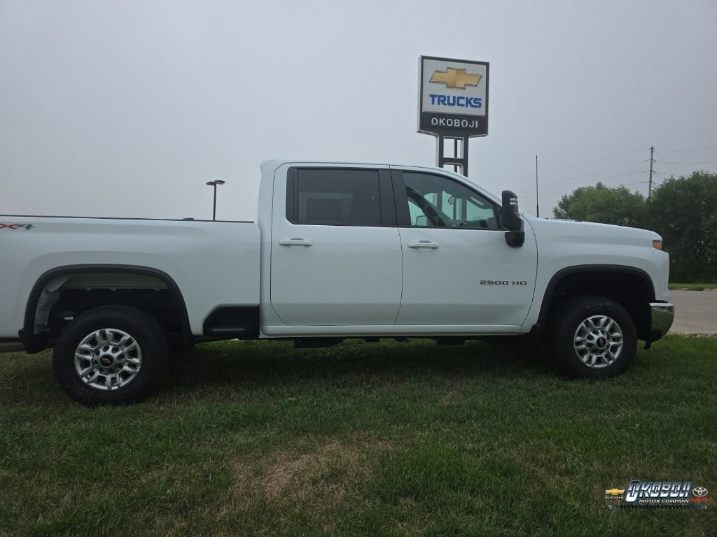 New 2026 Summit White Chevrolet LT image 3