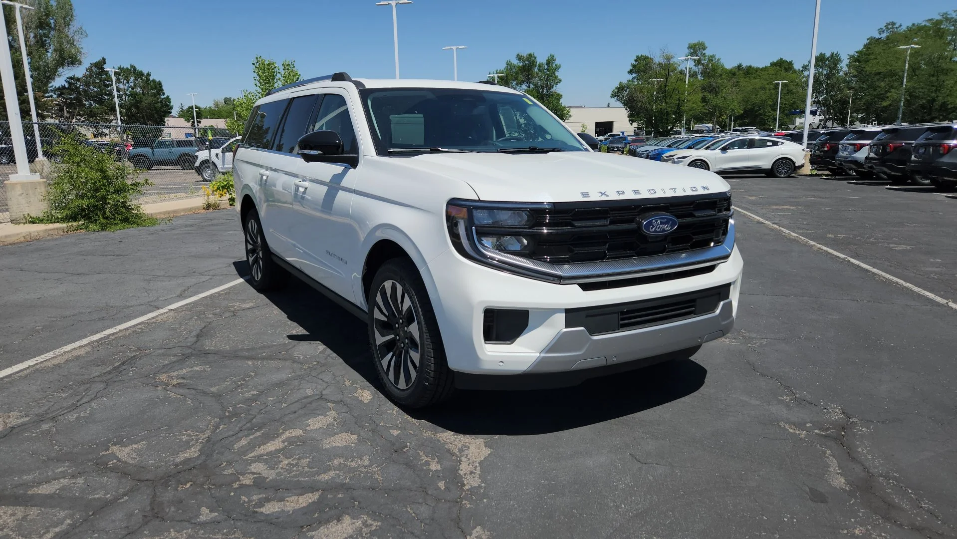 New 2026 Star White Metallic Tri-Coat Ford Platinum image 9
