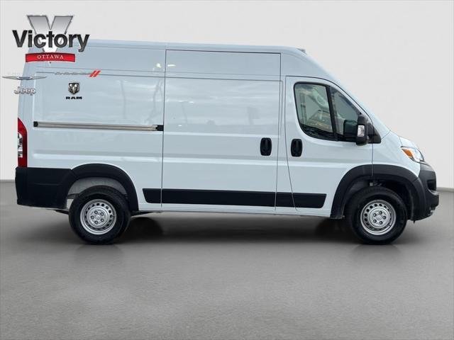 New 2026 Bright White Clearcoat RAM Tradesman image 7