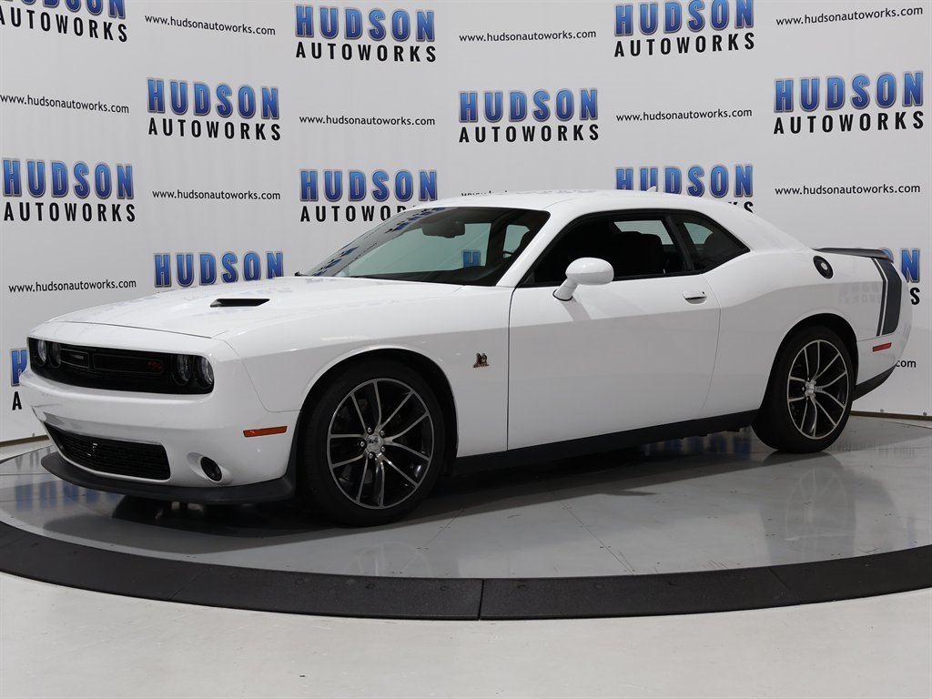 2016 Dodge Challenger R/T Scat Pack photo 2