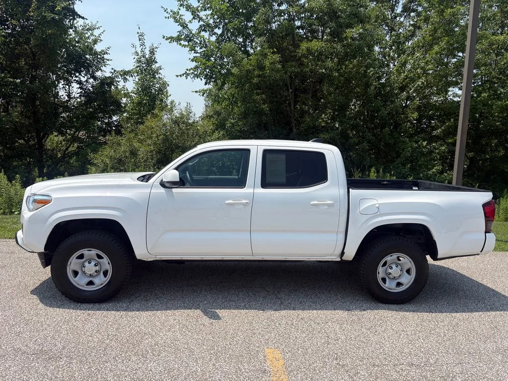 Certified Used 2022 White Toyota SR image 2