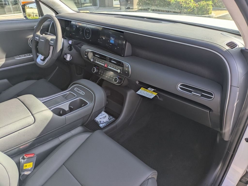 New 2026 White Hyundai SEL Premium image 28