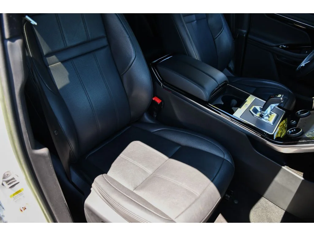 Used 2023 Fuji White Land Rover S image 14