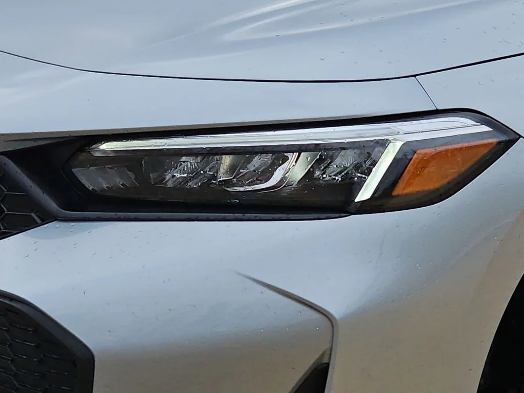 Used 2026 Solar Silver Metallic Honda LX image 17