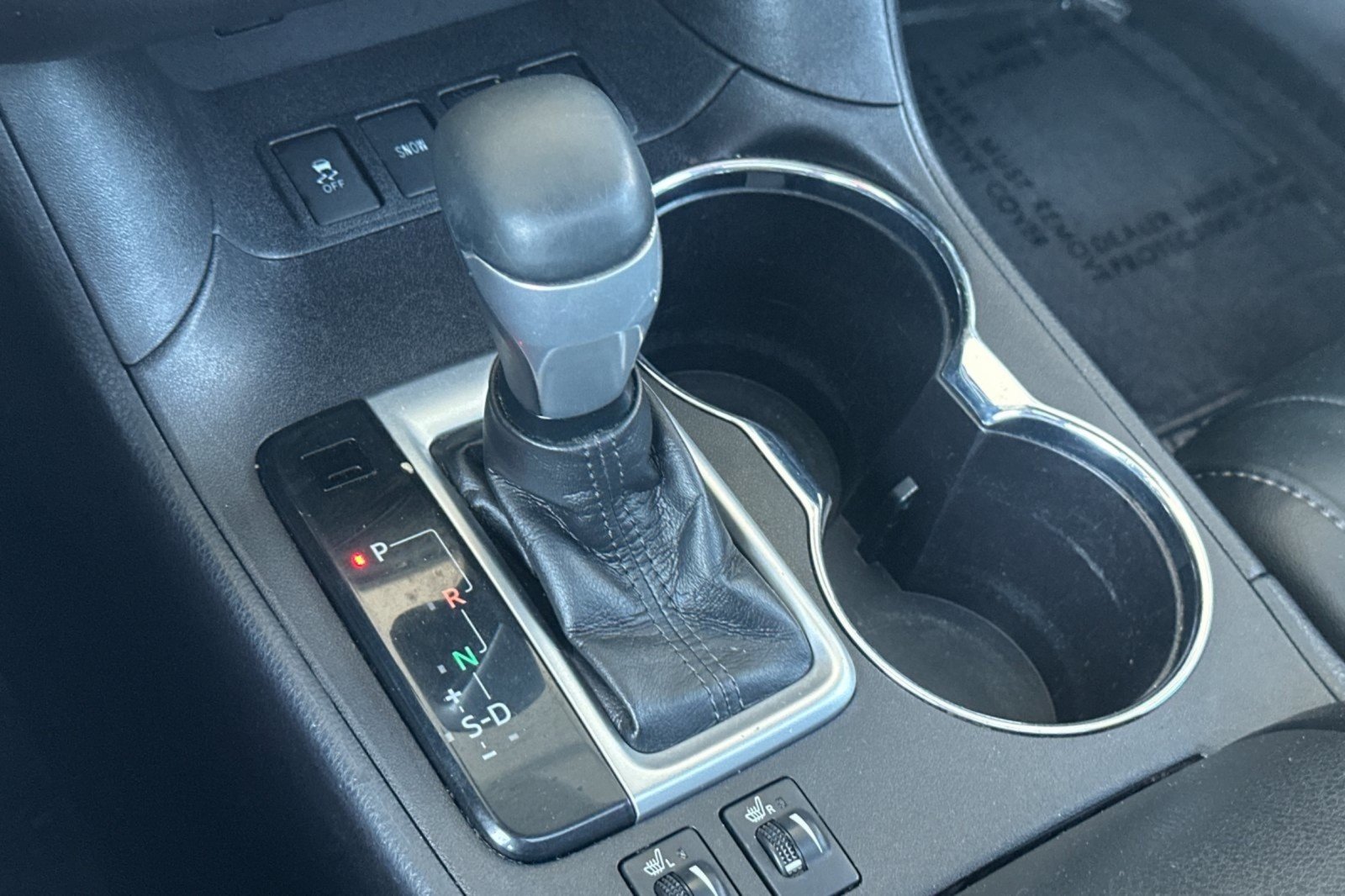 Used 2018 CELESTIAL SILVER MET Toyota SE image 22