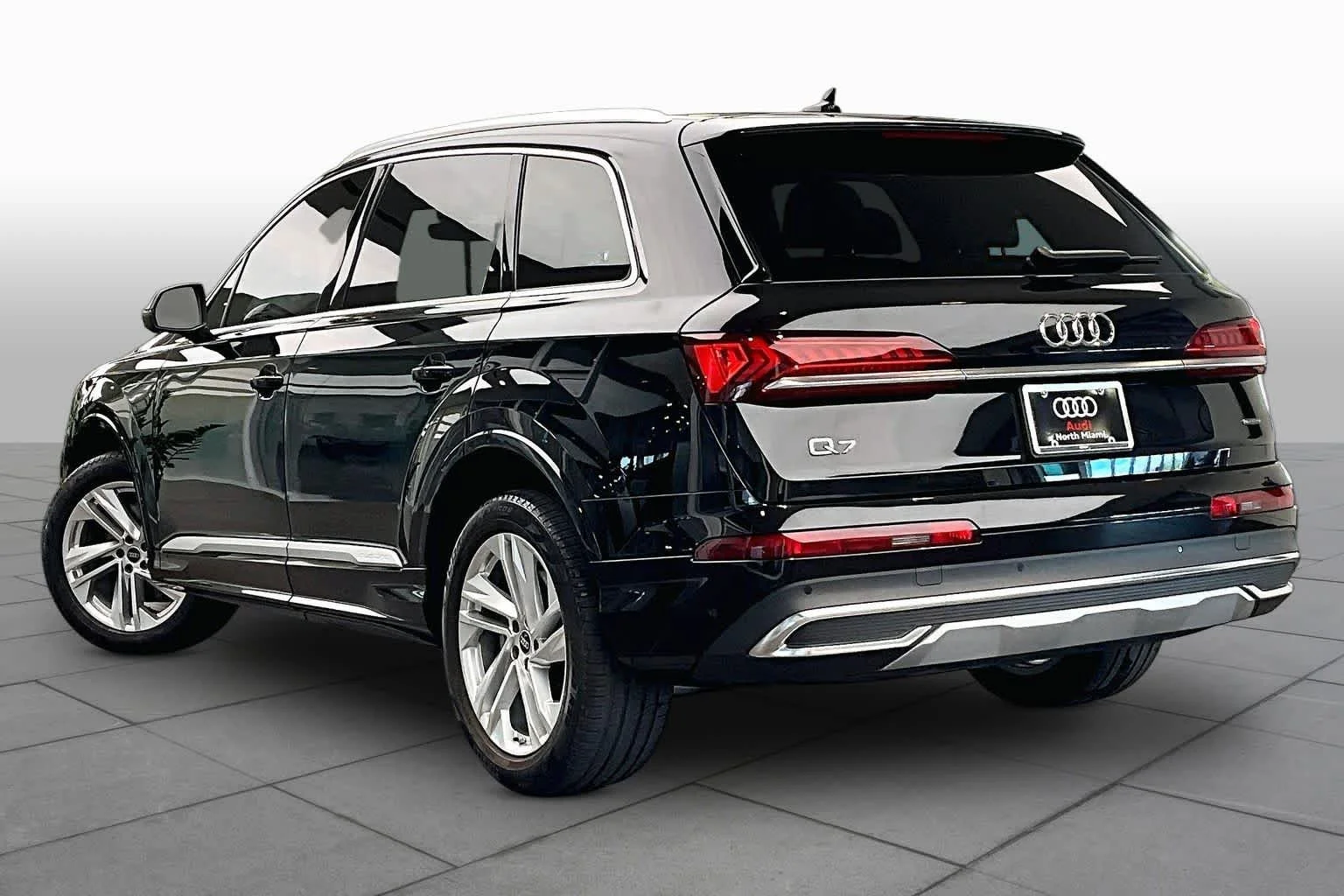 Used 2023 Mythos Black Metallic Audi Premium Plus image 21