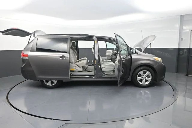 Used 2013 Gray Toyota LE image 36