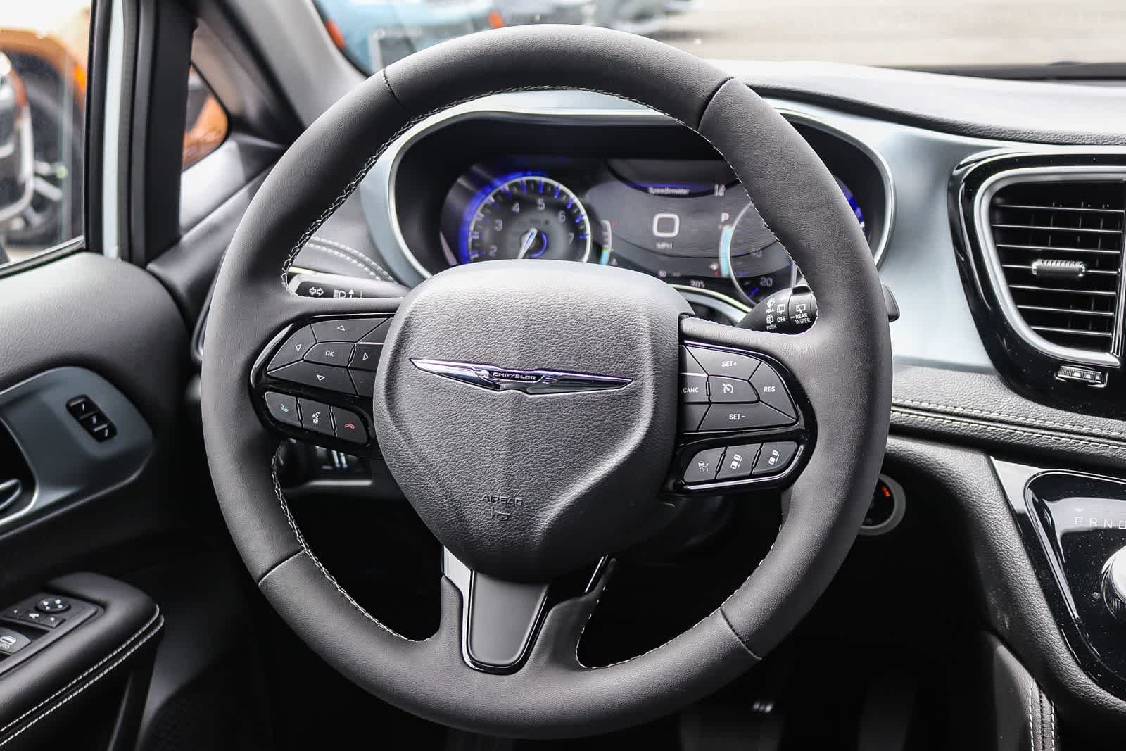 2026 Chrysler Pacifica Limited - Photo 17