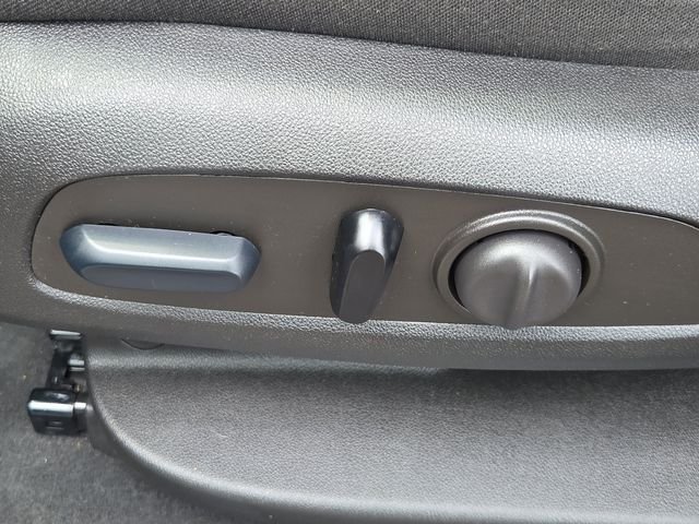 Used 2023 Sterling Metallic GMC SLE image 17