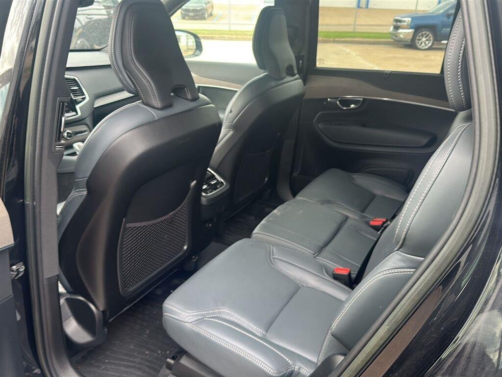 Used 2023 Onyx Black Metallic Volvo Ultimate image 10