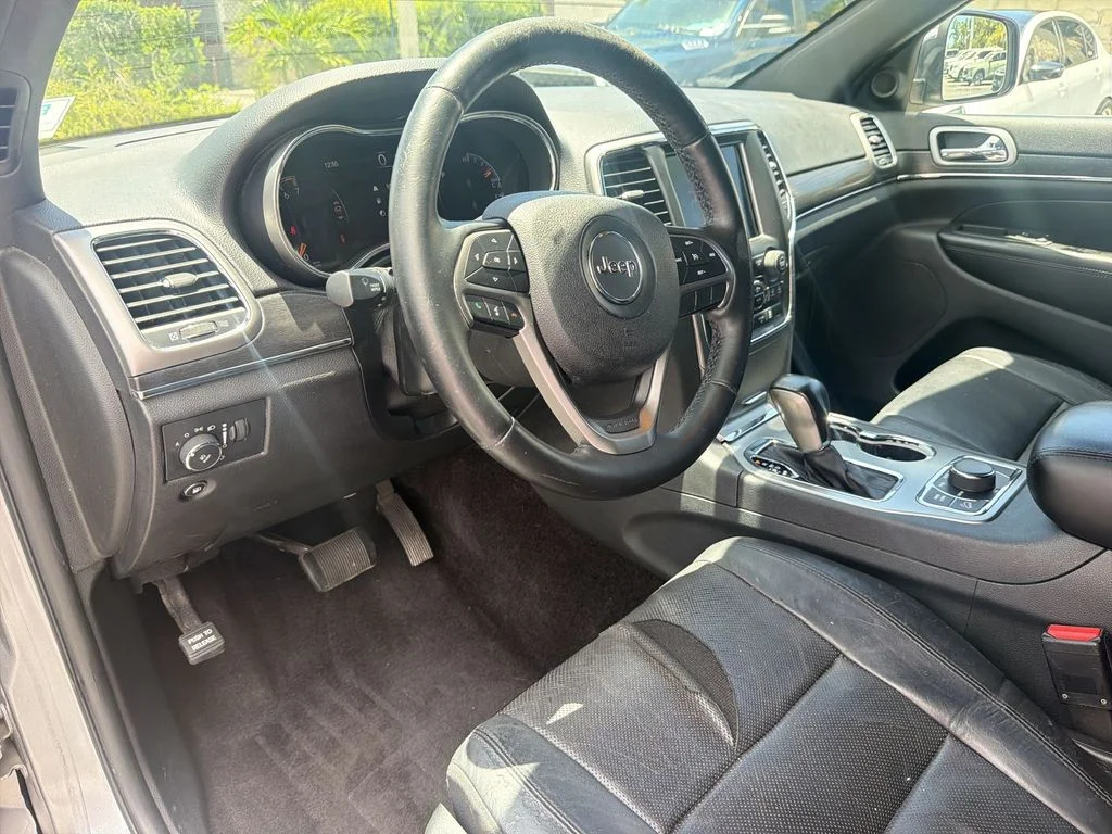 Used 2018 Billet Silver Metallic Jeep Limited image 16