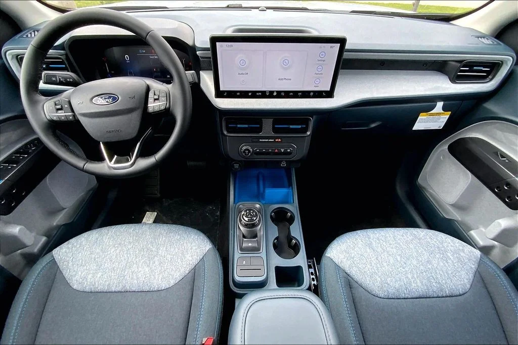 New 2026 Space White Metallic Ford XLT image 12