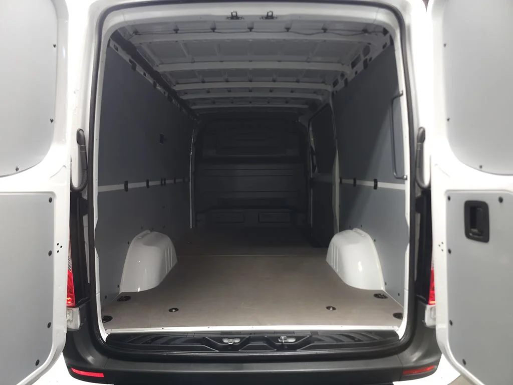 Used 2026  Mercedes-Benz Cargo 144 WB image 21