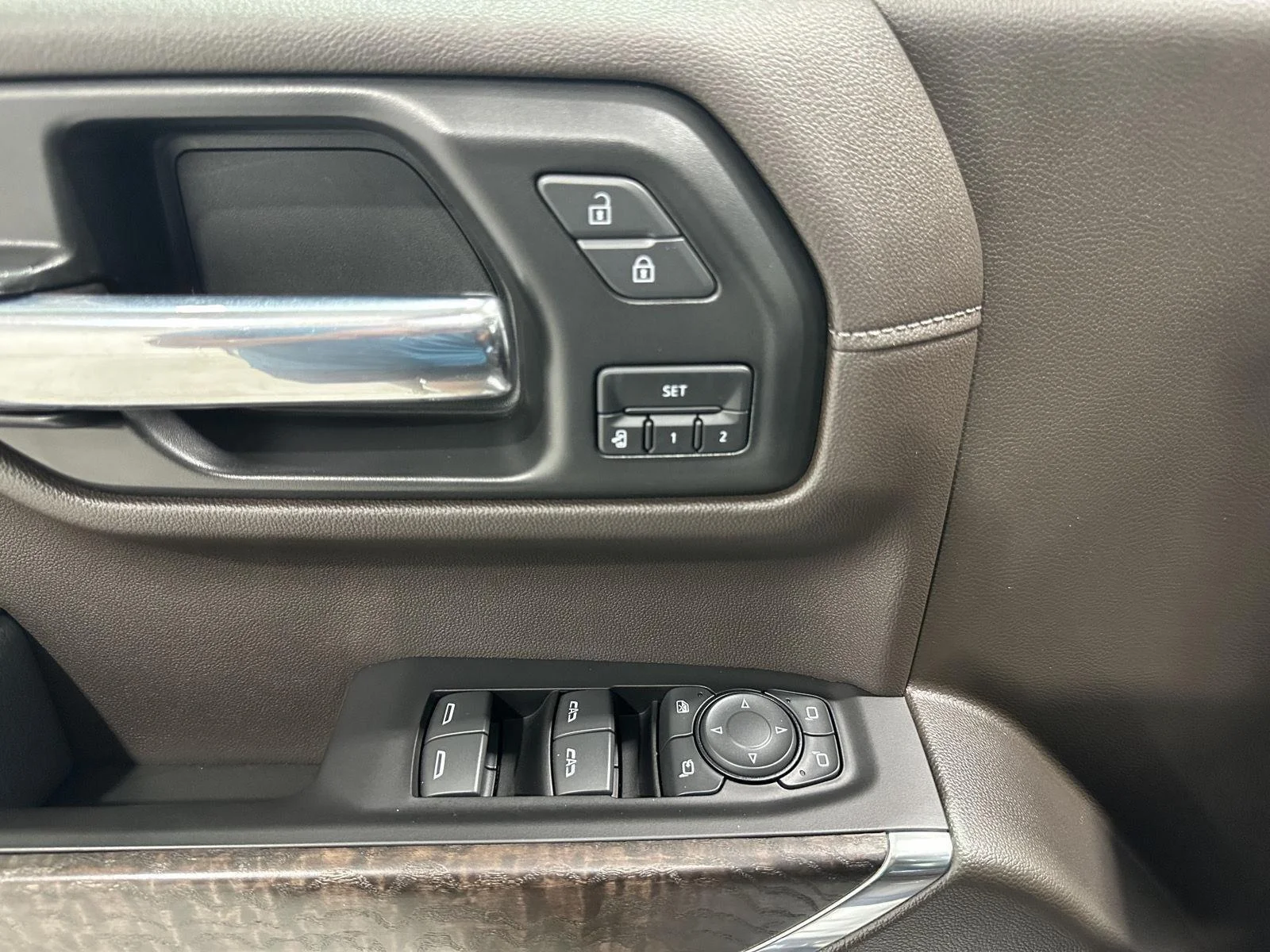 Used 2022 WHITE FROST TRICOAT GMC Denali image 21