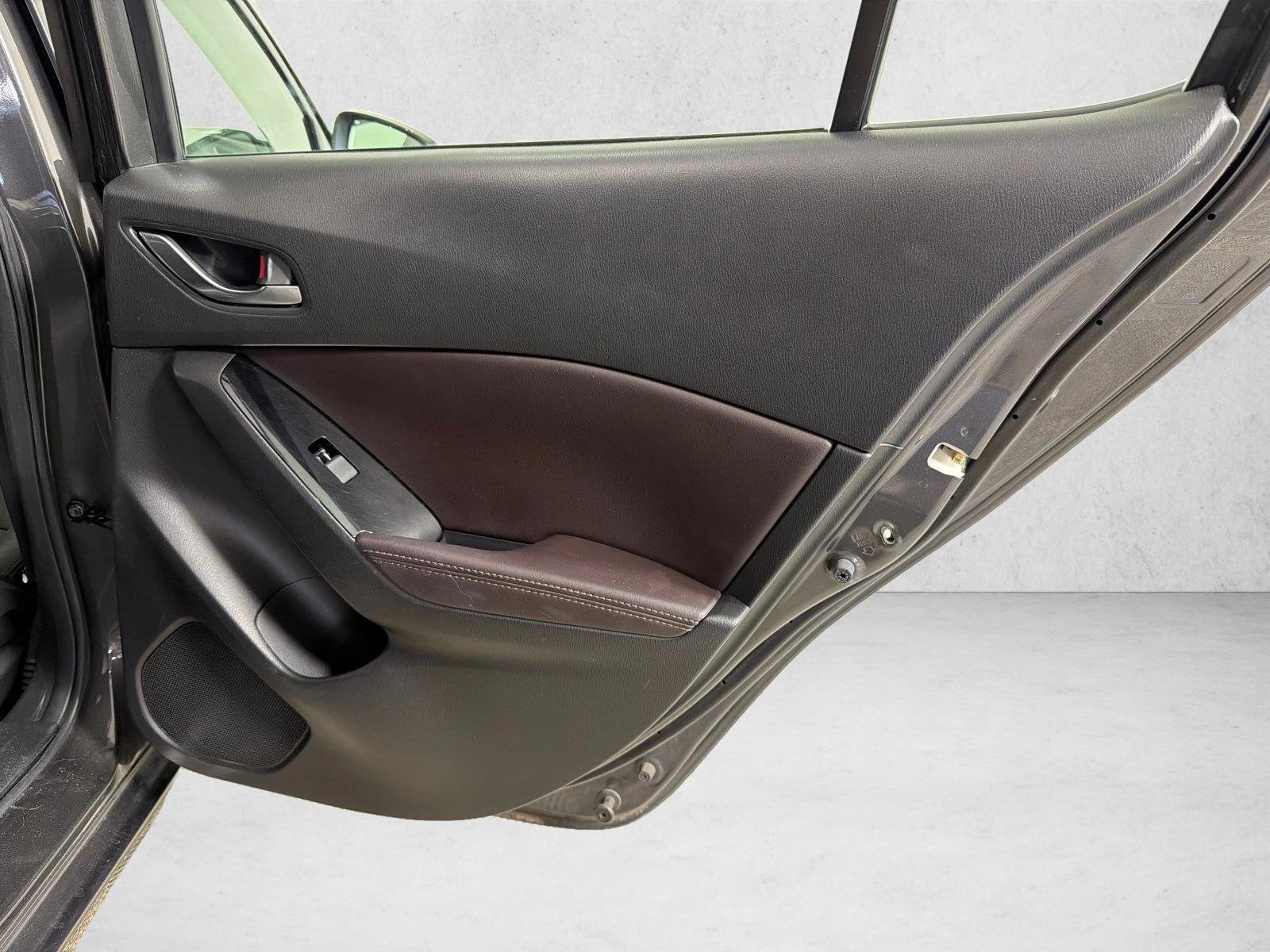 Used 2018 Machine Gray Metallic Mazda Grand Touring image 17