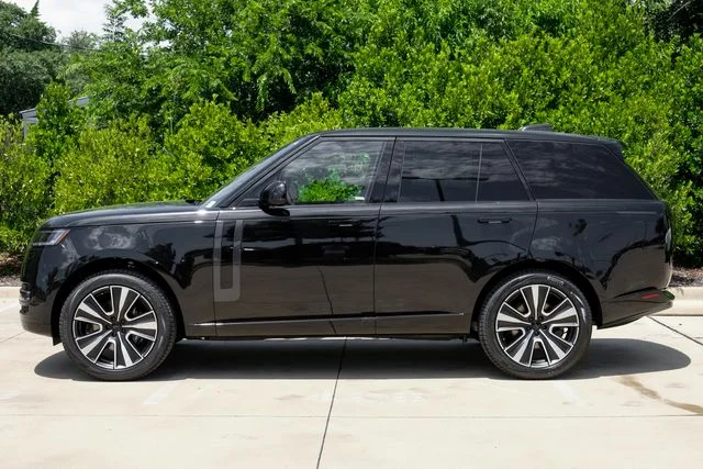 New 2026  Land Rover SE image 11