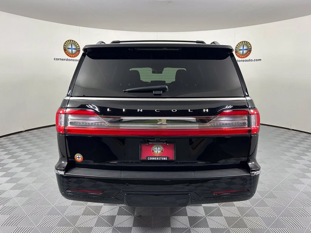 Used 2019  Lincoln Reserve image 21