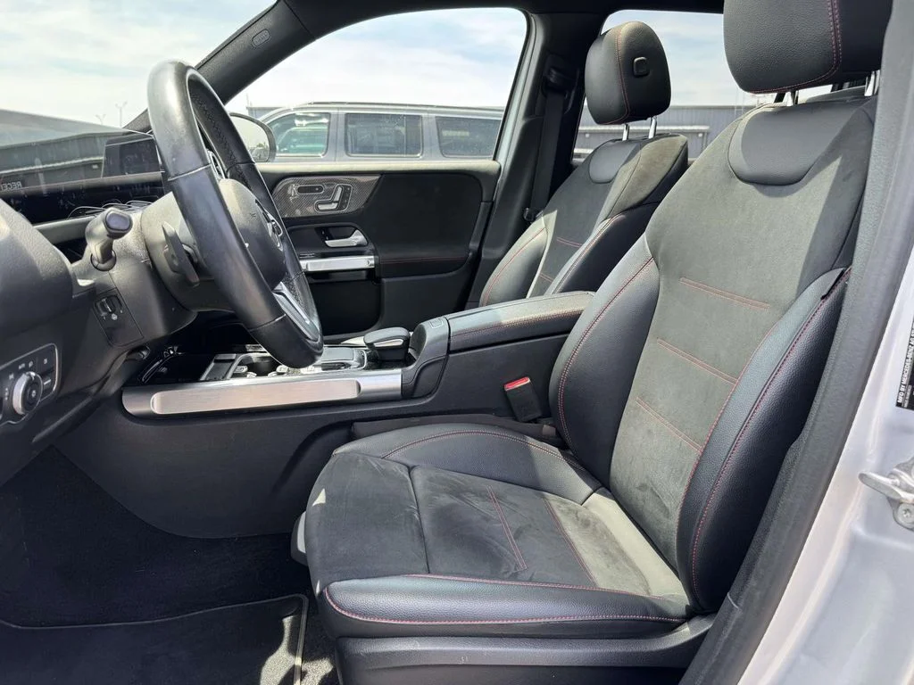 Used 2020 Gray Mercedes-Benz GLB 250 image 13