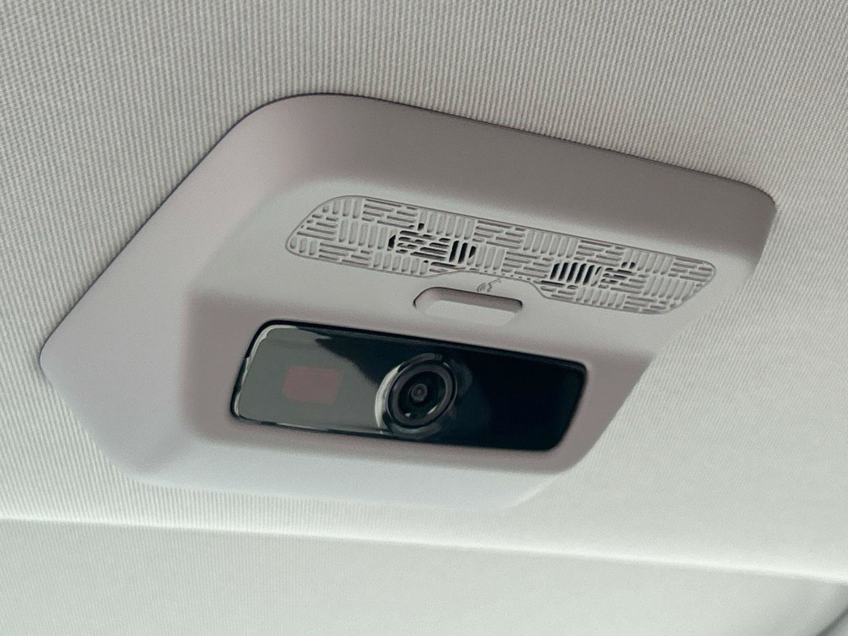 New 2027 Snow White Pearl Kia SX image 17