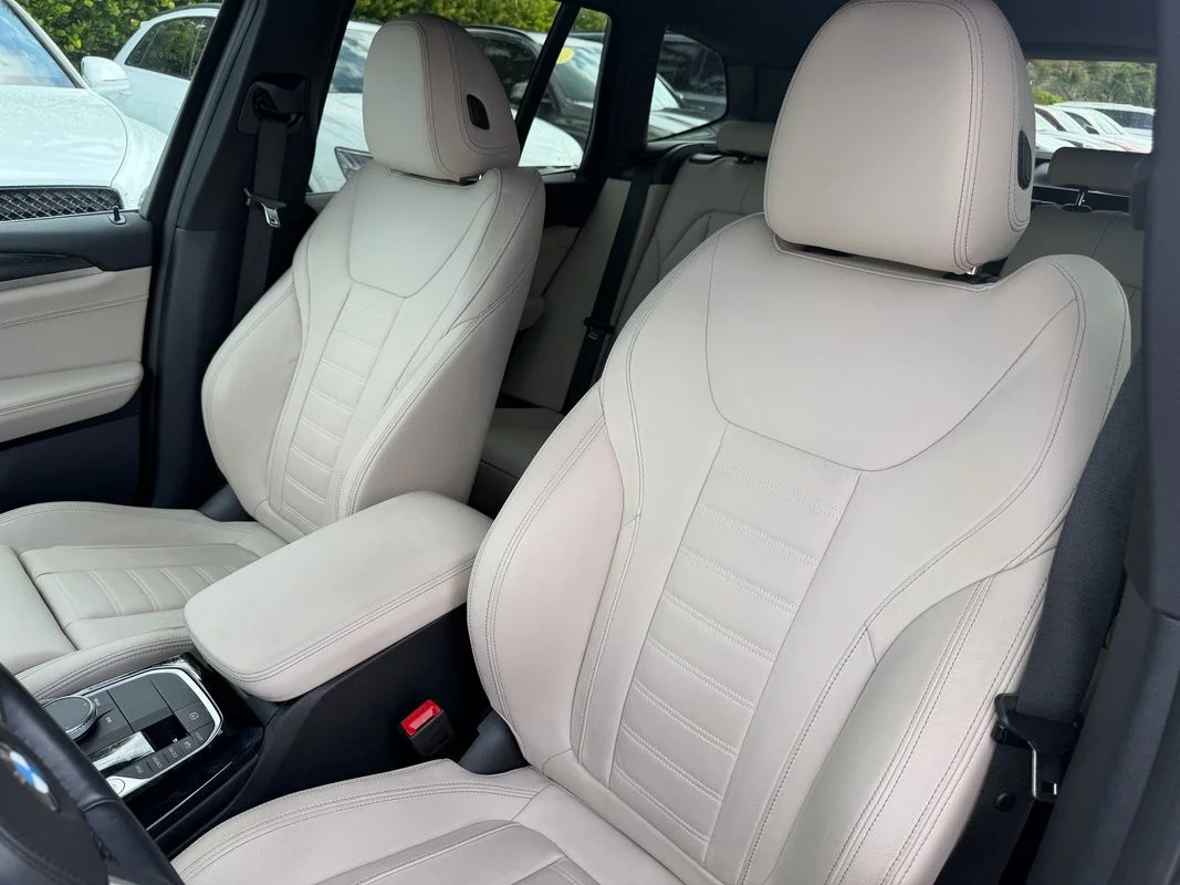 Used 2024  BMW xDrive30i image 18