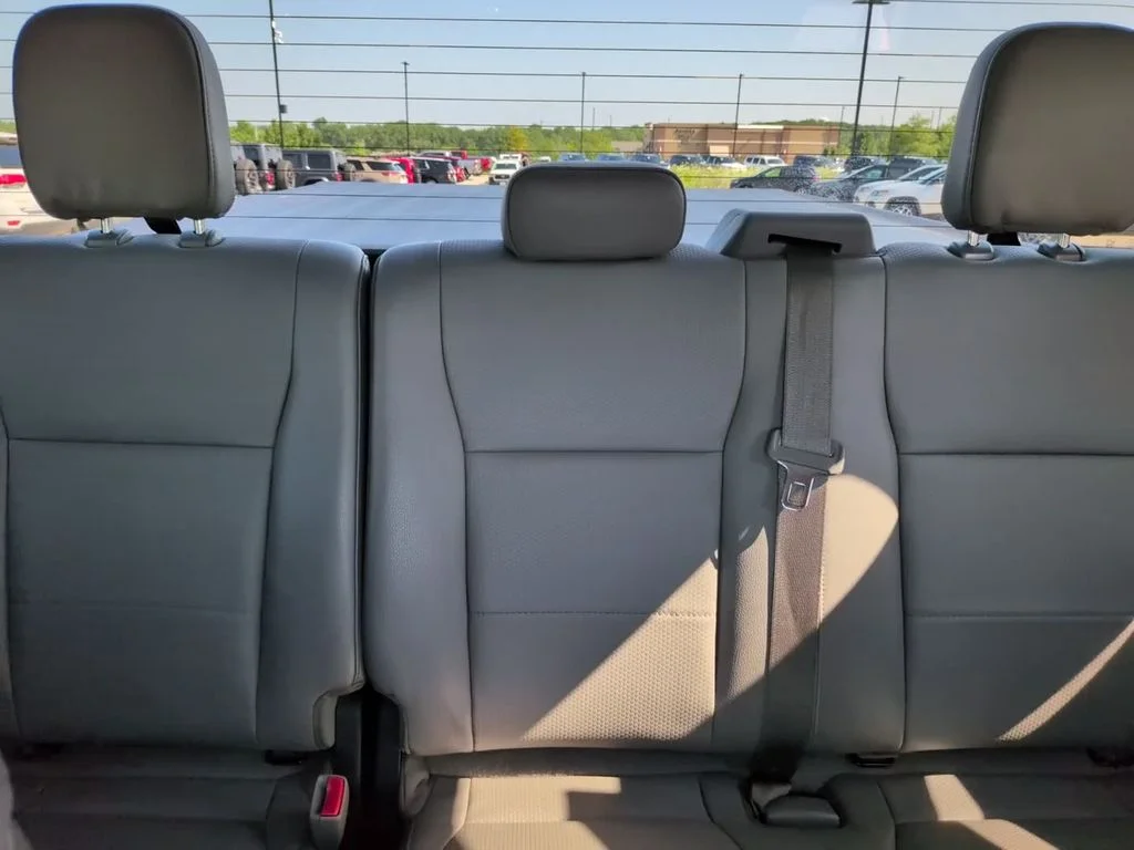 Used 2016 White Ford XL image 24