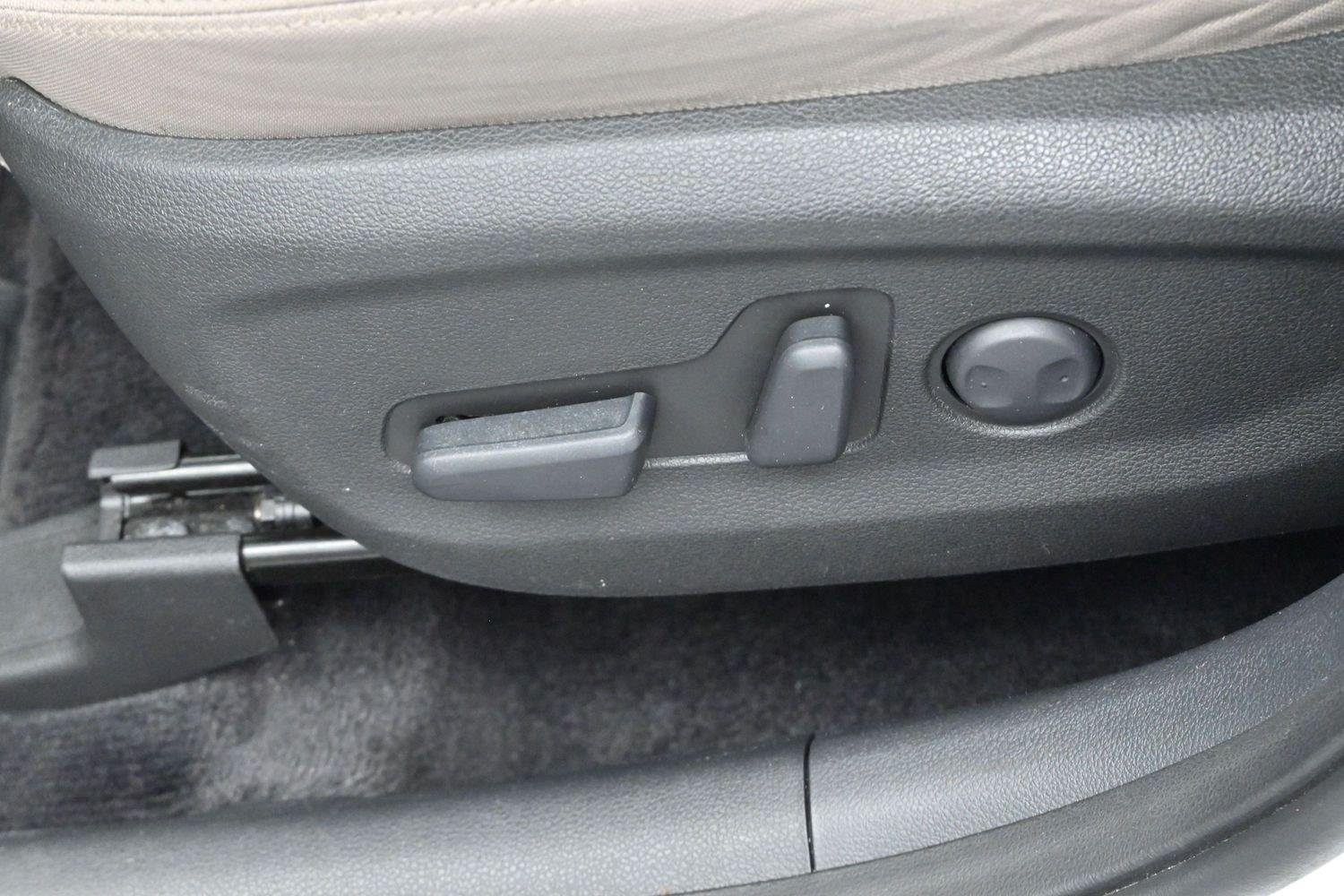 Used 2021 White Cream Hyundai Sport image 14
