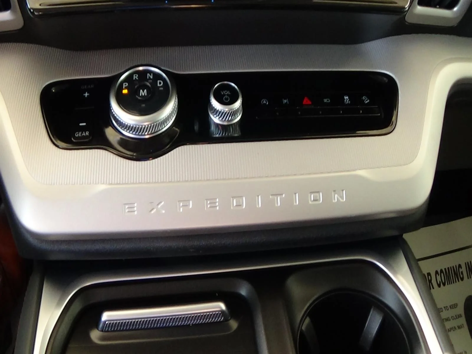 Used 2025 Oxford White (yz) Ford Active image 28