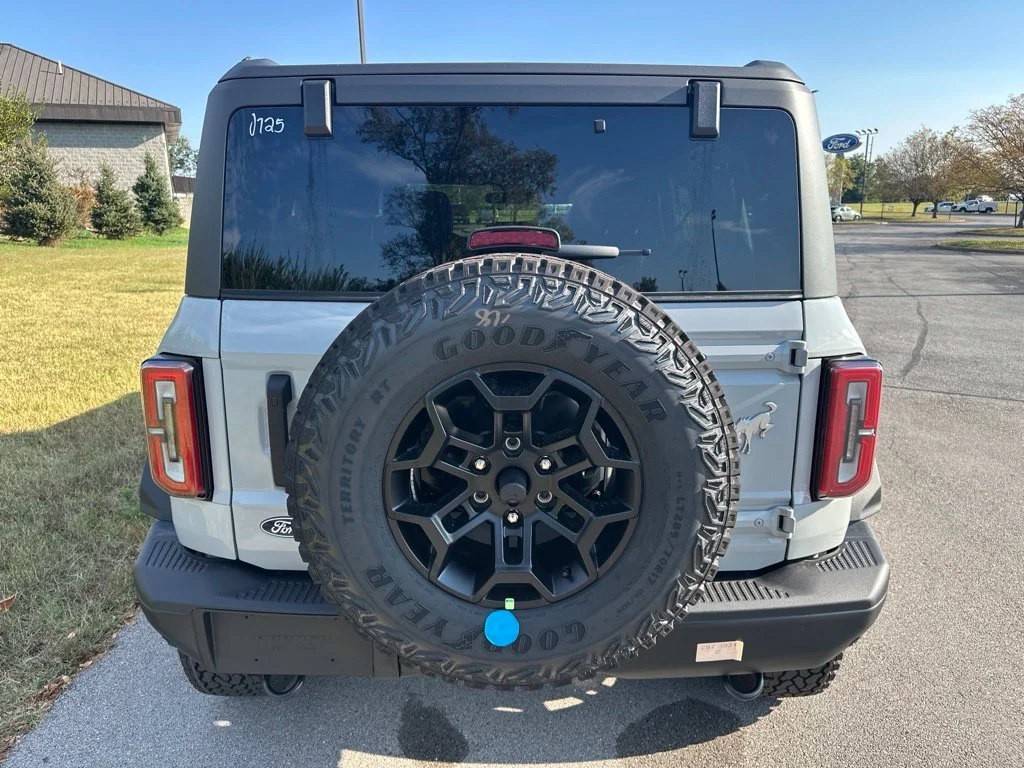 New 2026 Avalanche Gray Ford Badlands® image 11