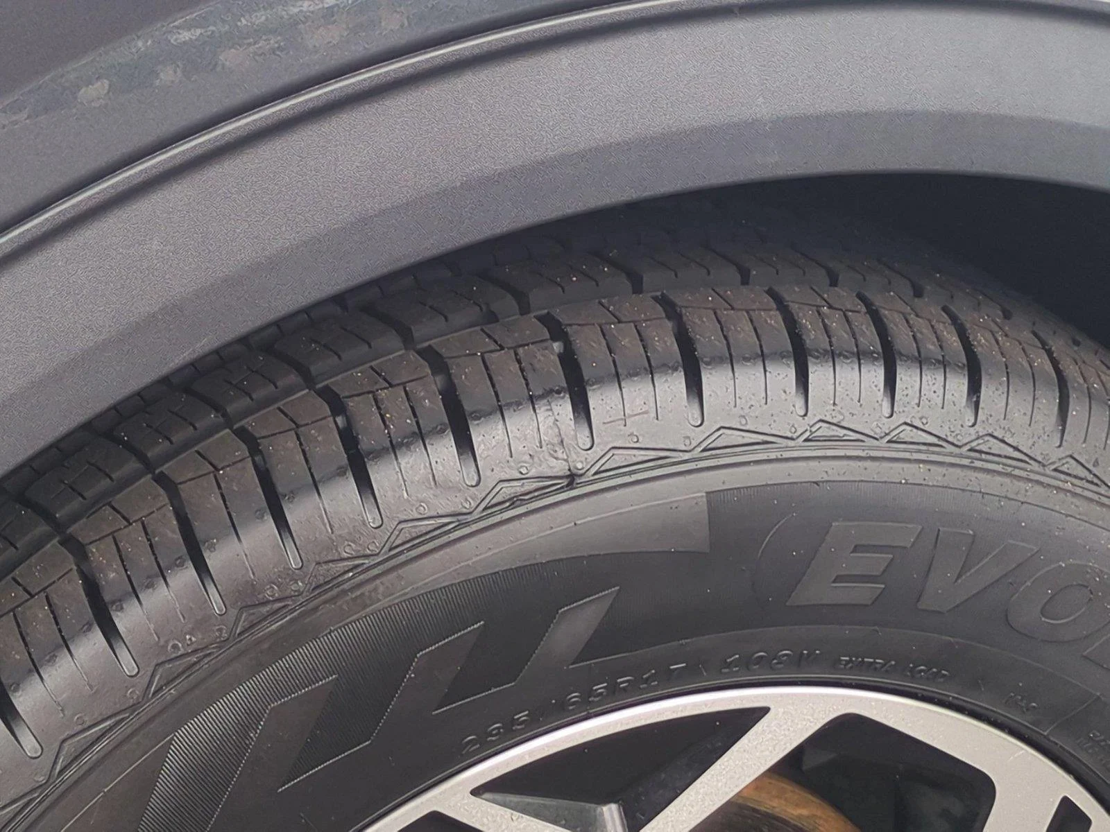 Used 2023 Gravity Gray Kia LX image 13