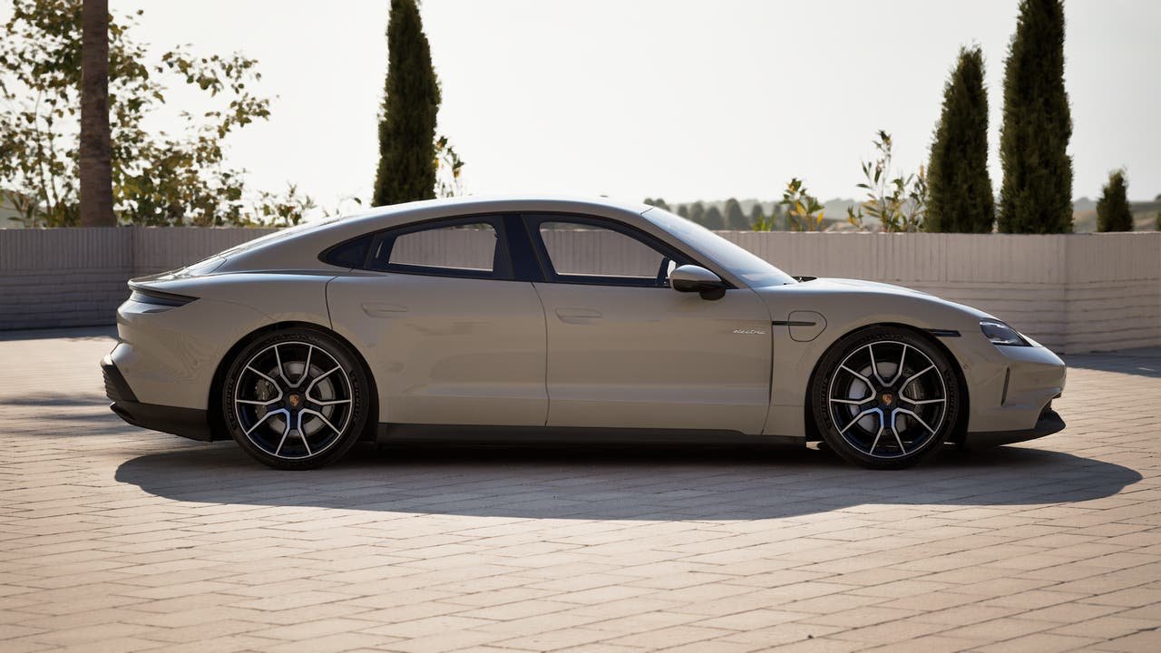 New 2027 Chalk Porsche  image 6