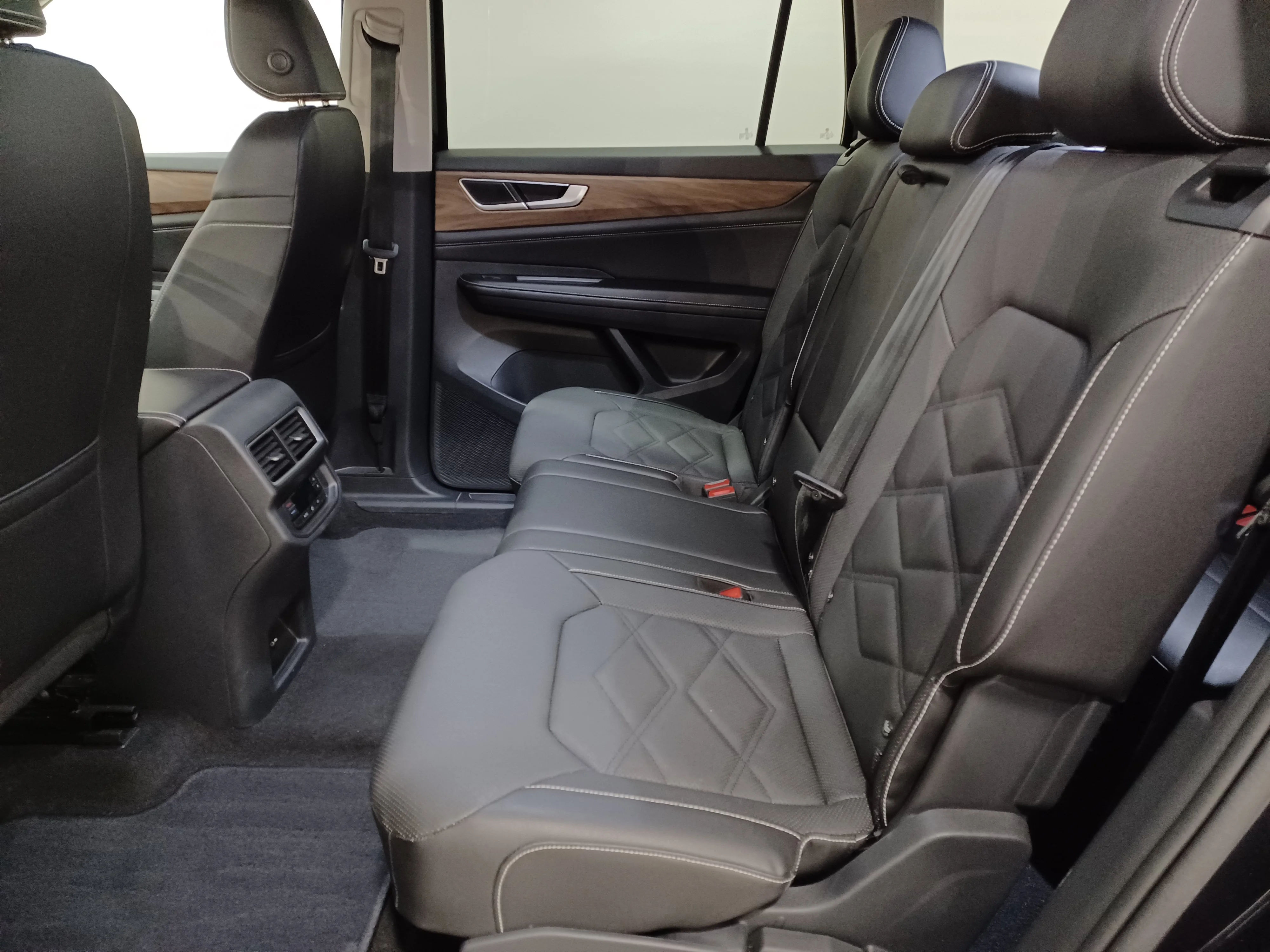 Certified Used 2025 Deep Black Pearl Volkswagen Comfortline 4Motion*AWD | Adaptive Cruise | Remote Start | Cooled Leather | Pano Roof | Htd Wheel image 11