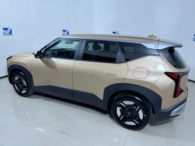 New 2027 TERRAIN BROWN Kia LX image 3