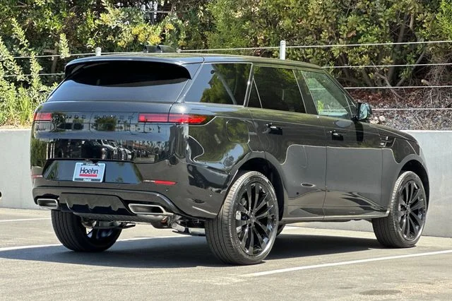 New 2026 Santorini Black Land Rover Dynamic SE image 5