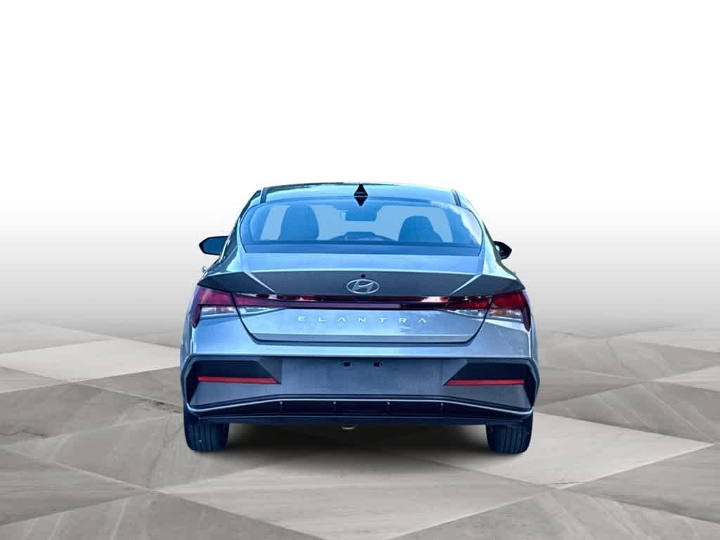 Used 2026 Fluid Metal Hyundai SE image 7