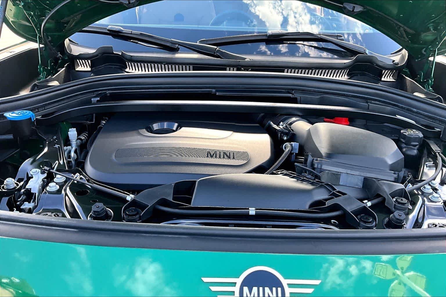 Used 2025 British Racing Green IV Metallic MINI S image 30