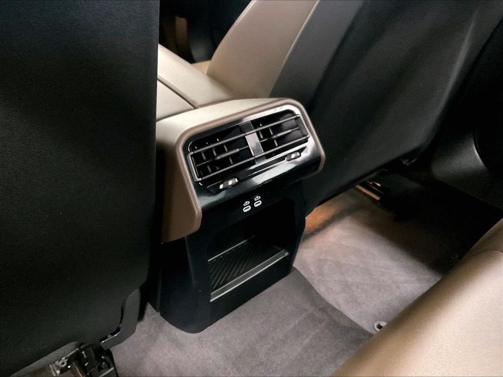 Used 2026 White BMW 530i xDrive image 27